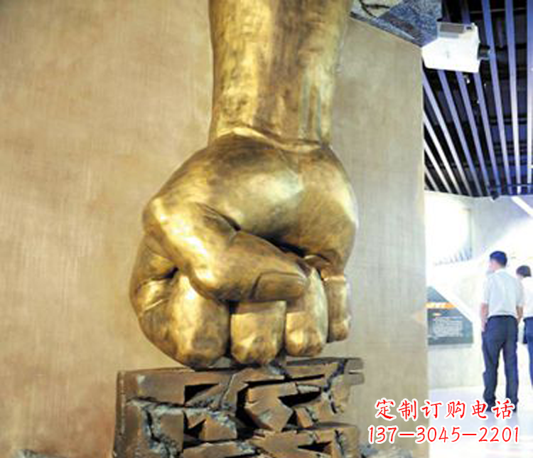 温州反腐廉政文化拳头雕塑