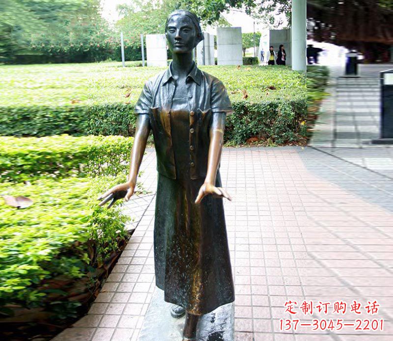 温州走路的盲人女孩铜雕