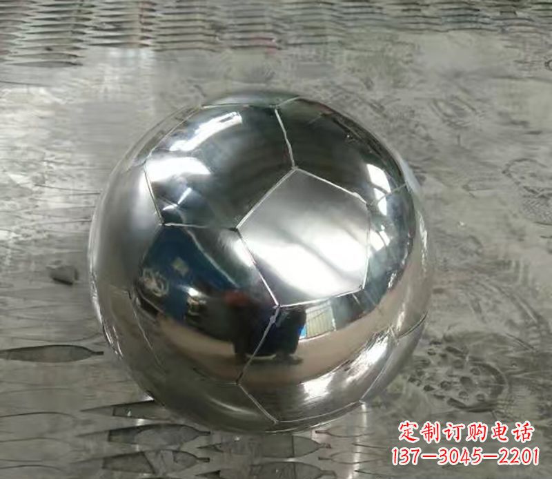 温州足球不锈钢体育器材雕塑
